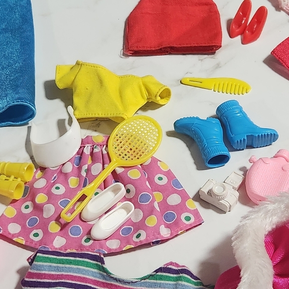 Vtg BARBIE HUGE LOT Clothes Shoes Hangers Accessories Outfits Gymnastics Tennis - Picture 4 of 16